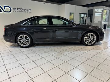 Audi A8 - 6