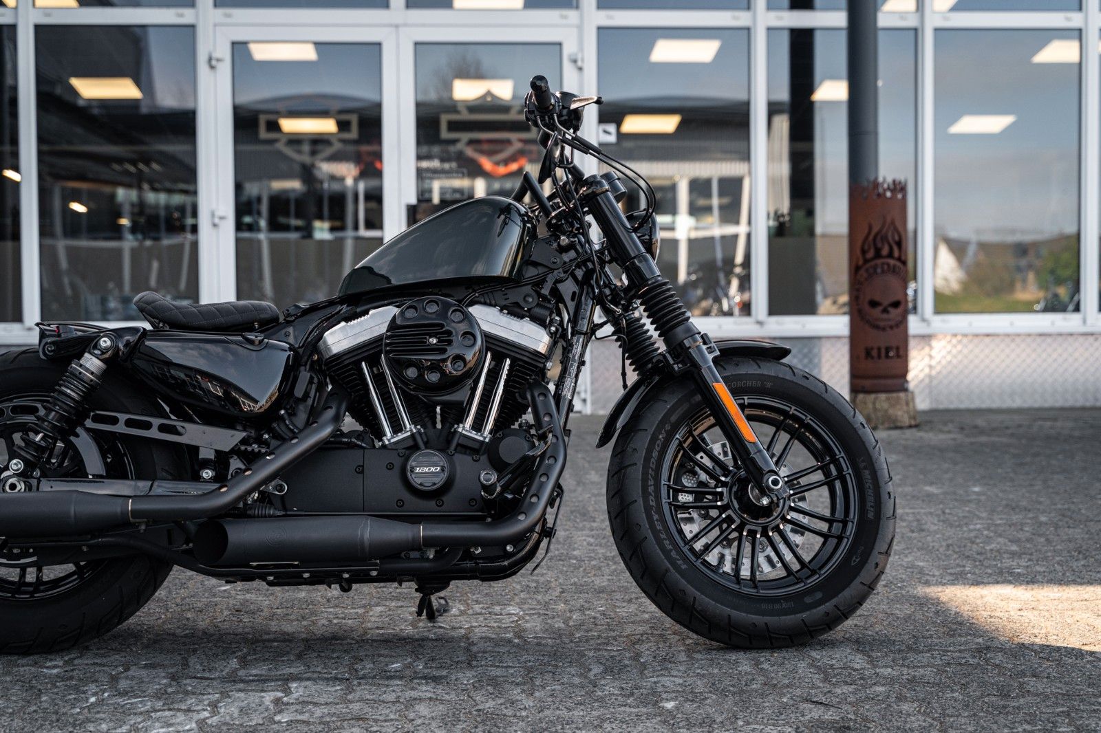 Fahrzeugabbildung Harley-Davidson XL1200X SPORTSTER FORTY-EIGHT - KESSTECH- BOBBER