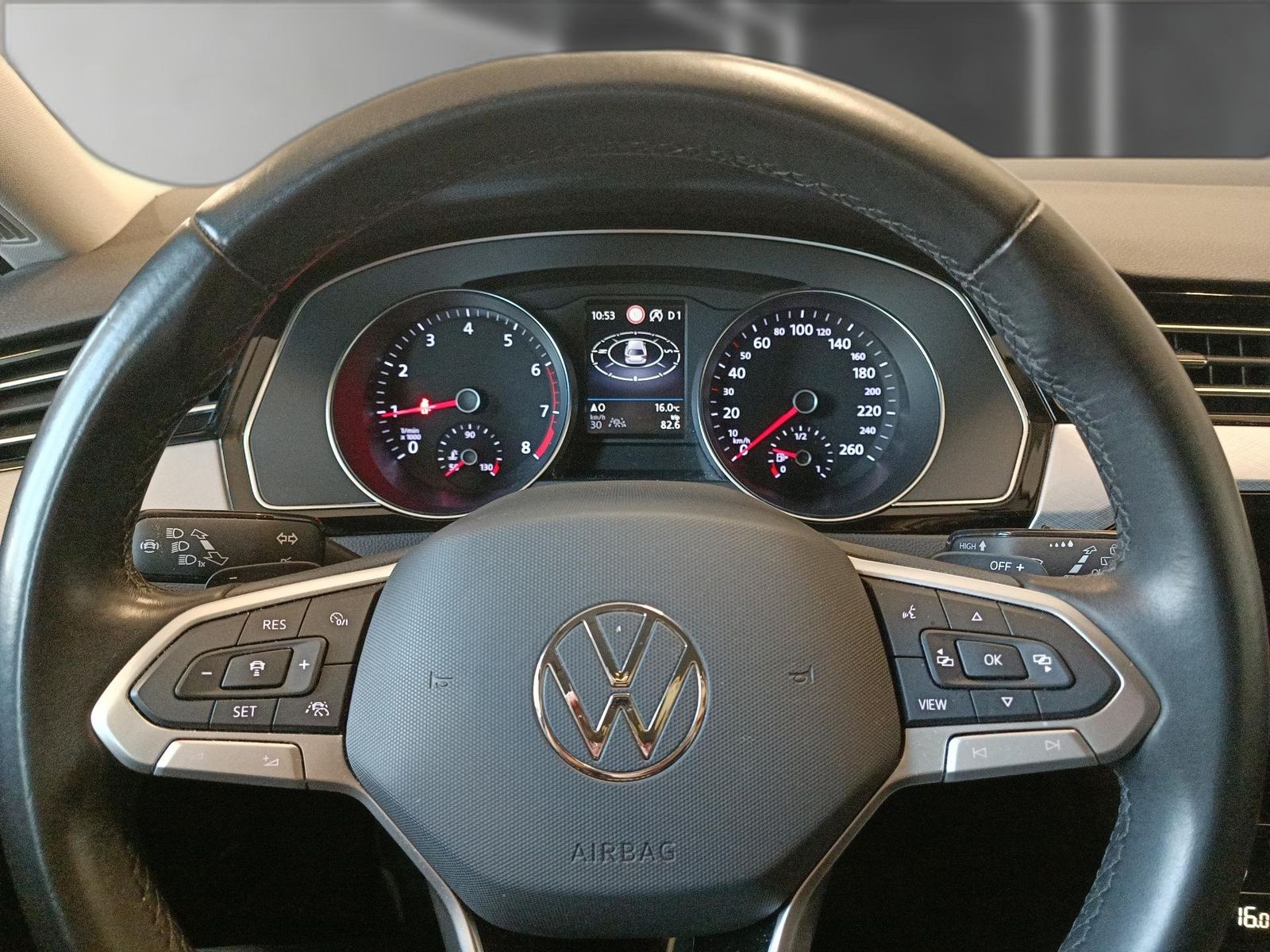 Volkswagen Passat - Bild 12