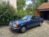 Mercedes-Benz CE 230 Oldtimer (W124) | 1. Hand | Garagenwagen