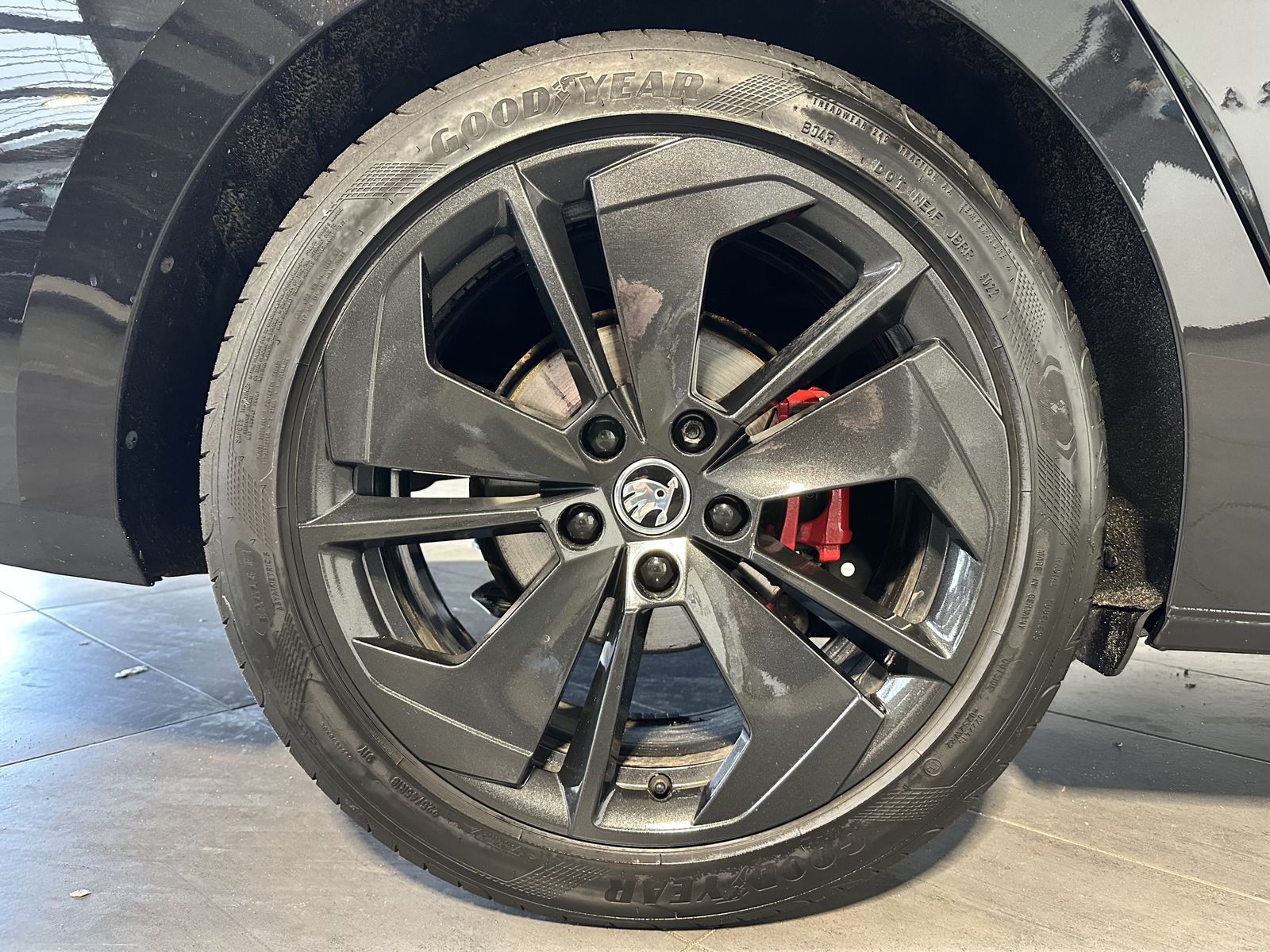 Fahrzeugabbildung SKODA Octavia Combi 2.0 TDI DSG RS NAV+LED+HEAD-UP+AHK