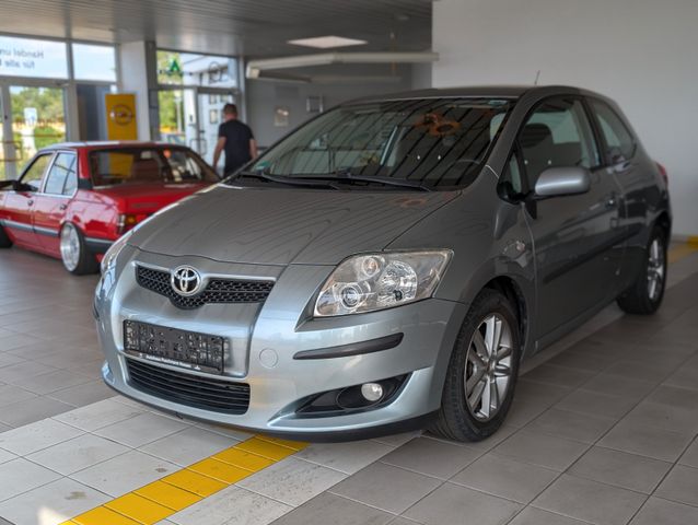 Toyota Auris Team