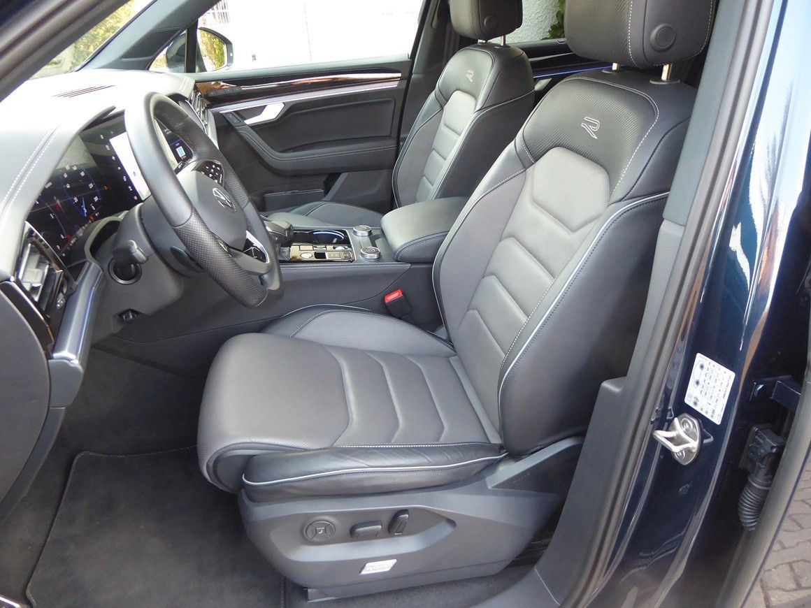 Volkswagen Touareg R-Line 3.0 V6 4MOTION foto 4