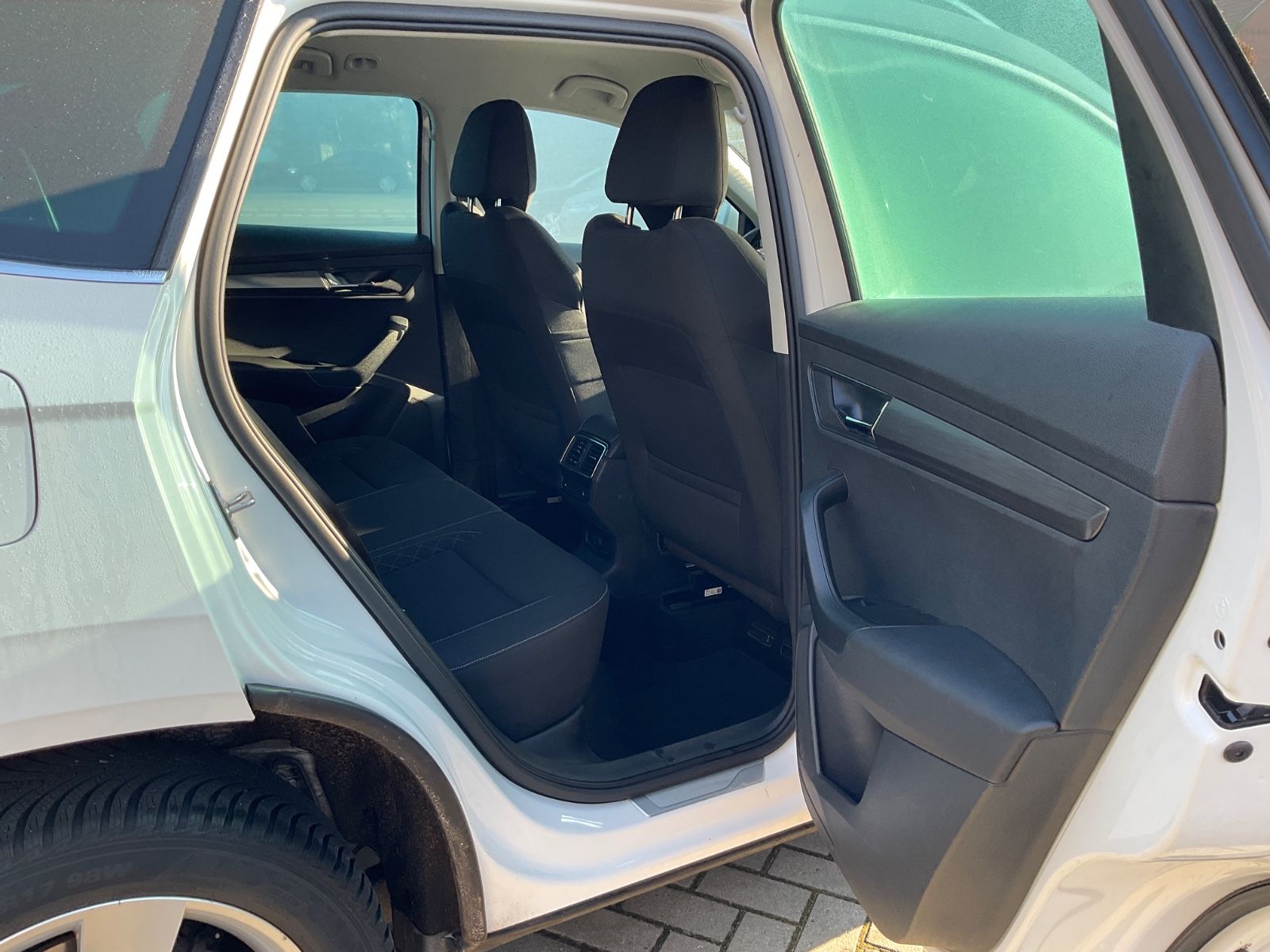 Fahrzeugabbildung SKODA Karoq 1.5 TSI DSG,CarPlay,Kamera