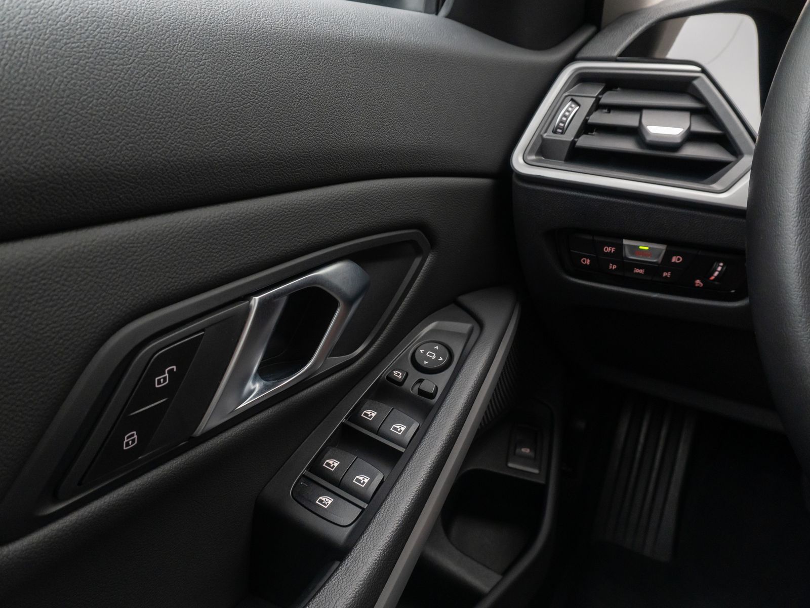 Fahrzeugabbildung BMW 320i DAB Laser Alarm Leder Komfort WLAN Sport