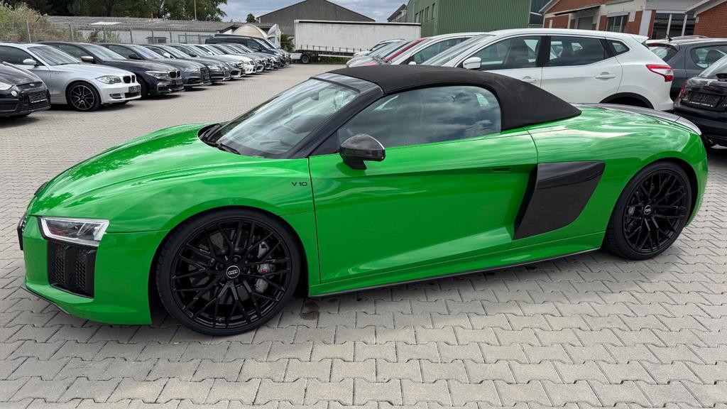 Audi R8