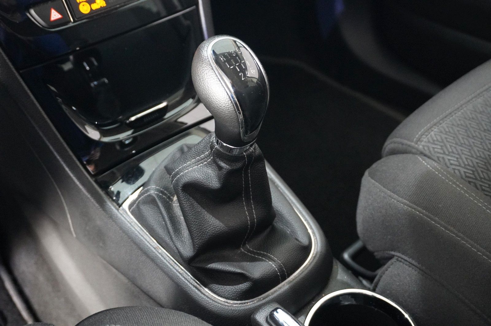 Fahrzeugabbildung Opel Mokka X 1.4 ON NAVI/LED/KAMERA/SHZ/SPORT/NEBEL