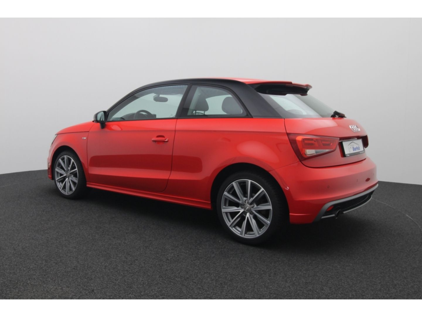 Fahrzeugabbildung Audi A1 1.6 Attraction Klimaauto SHZ Einparkhilfe