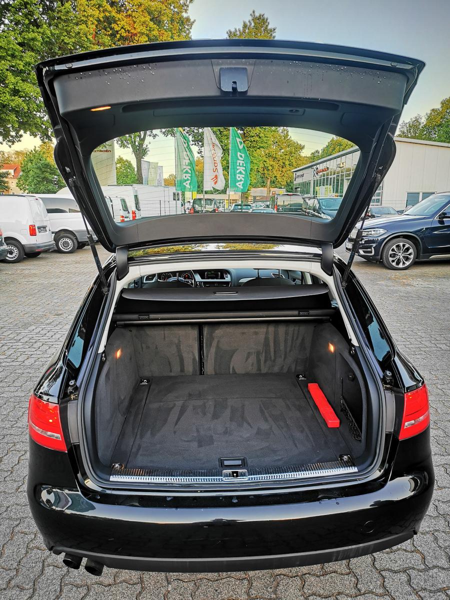 Audi A4 2010 — photo 12