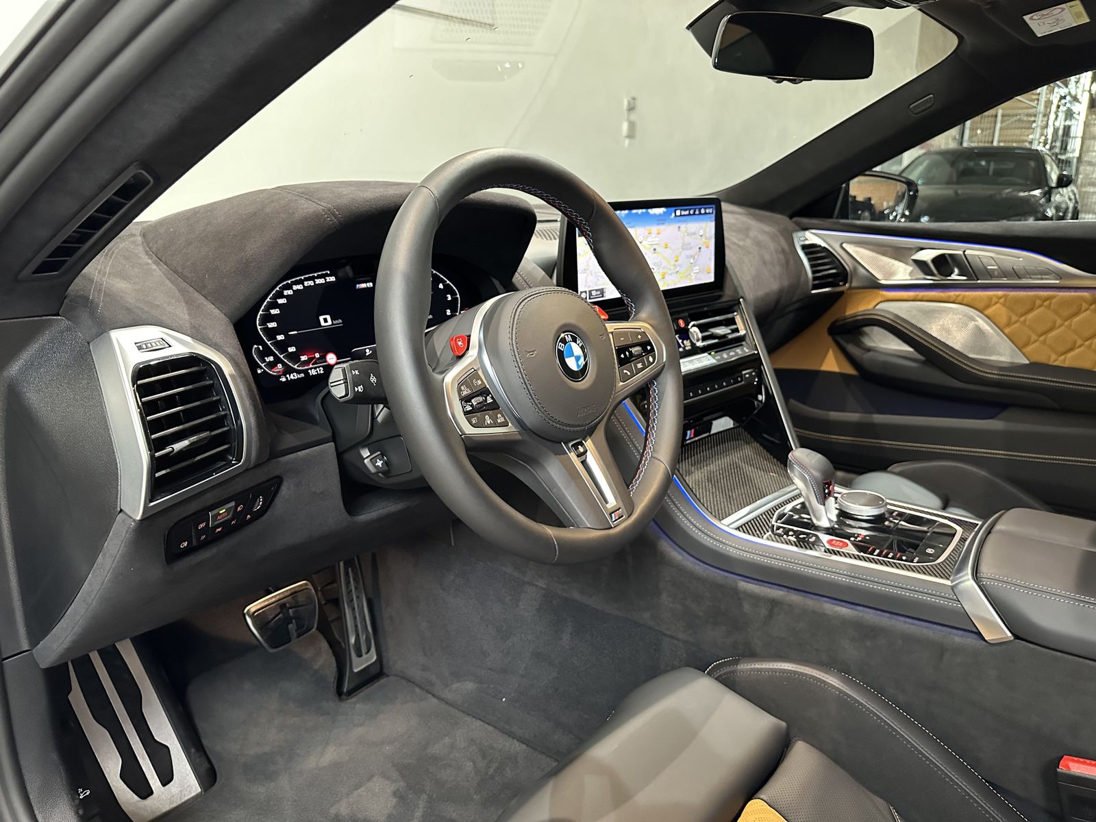 Fahrzeugabbildung BMW M8 Coupé Bowers & Wilkins M Carbon Exterieurpake
