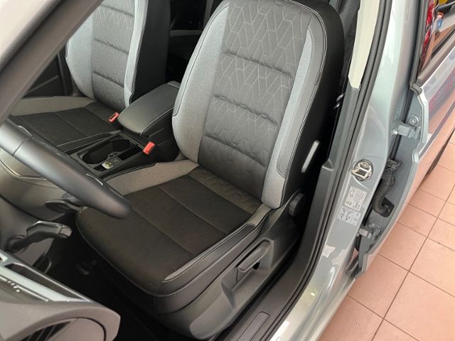 Fahrzeugabbildung Volkswagen Touran 1.5 TSI DSG GOAL IQ.LIGHT GJR KAMERA NAVI