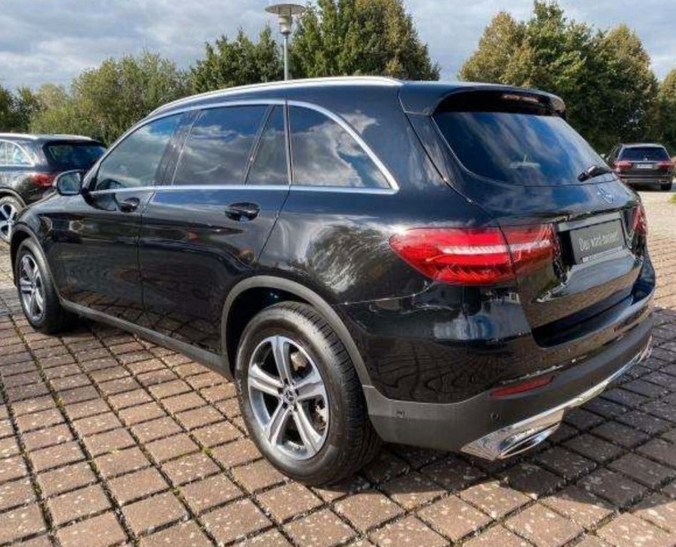 Image of Mercedes-Benz GLC 250