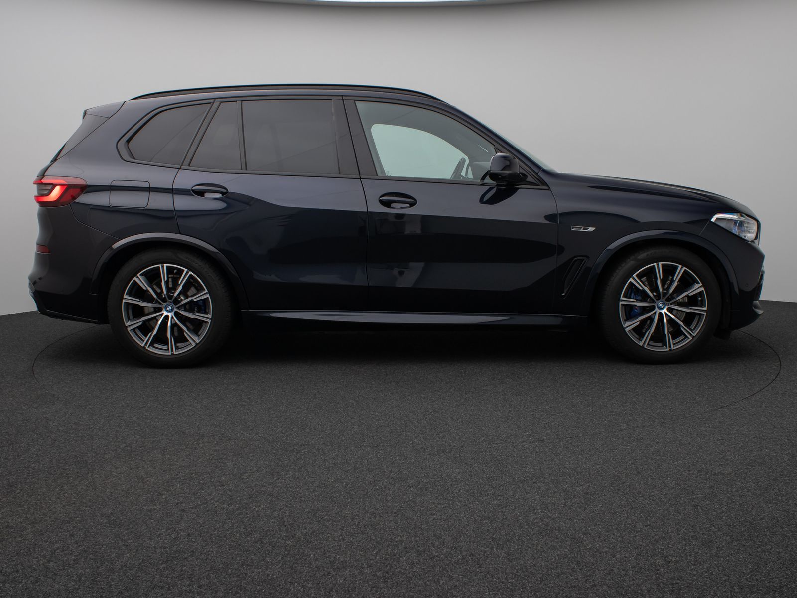 Fahrzeugabbildung BMW X5 xD45e M Sport Laser 360°HUD DAB HiFi SoftClos