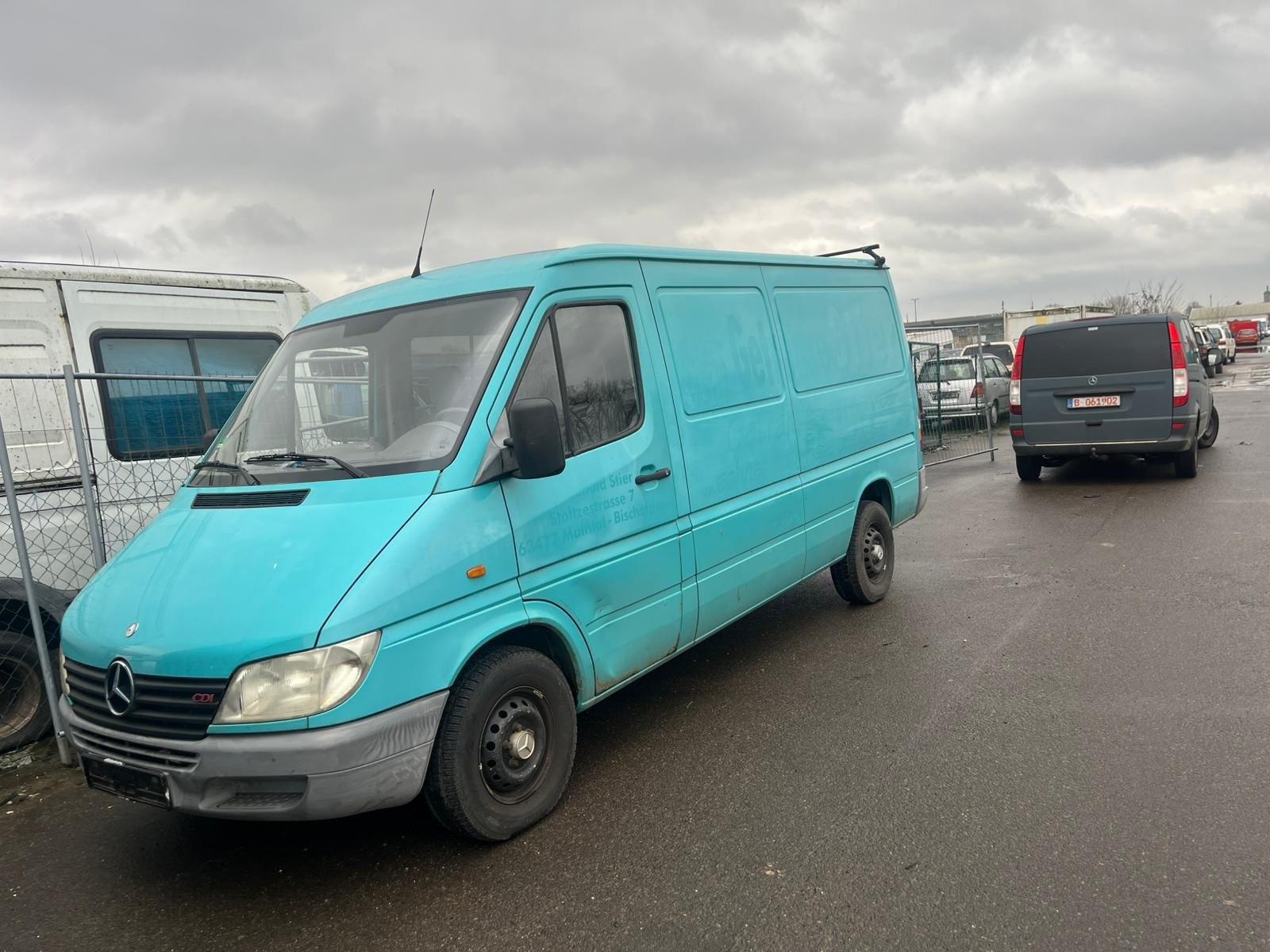 Mercedes-Benz Sprinter 211 und  213 lang