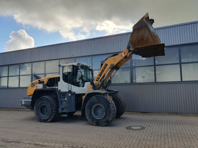 Liebherr L556 XPower, Pfreundt Waage, Schnellw., 3er hydr