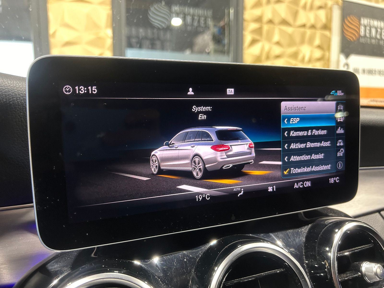 Fahrzeugabbildung Mercedes-Benz C 200 T-Modell/NAVI/KAMERA/APPLE/AMBIENTE/SHZ