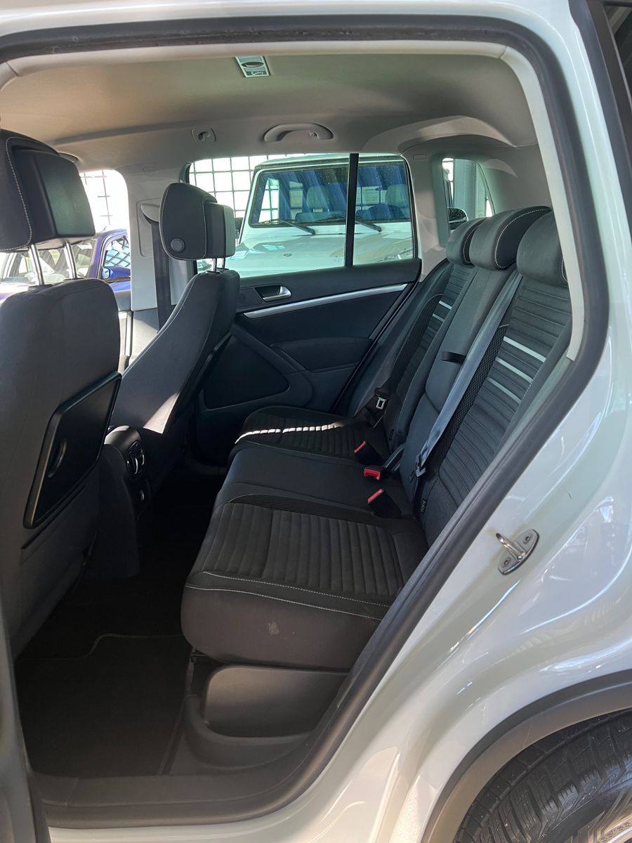 Fahrzeugabbildung Volkswagen Tiguan Cup Sport & Style DSG