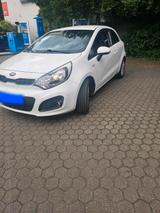 Kia  Rio 1.2 benziner fast vollaustatung - Kia Rio in Mönchengladbach