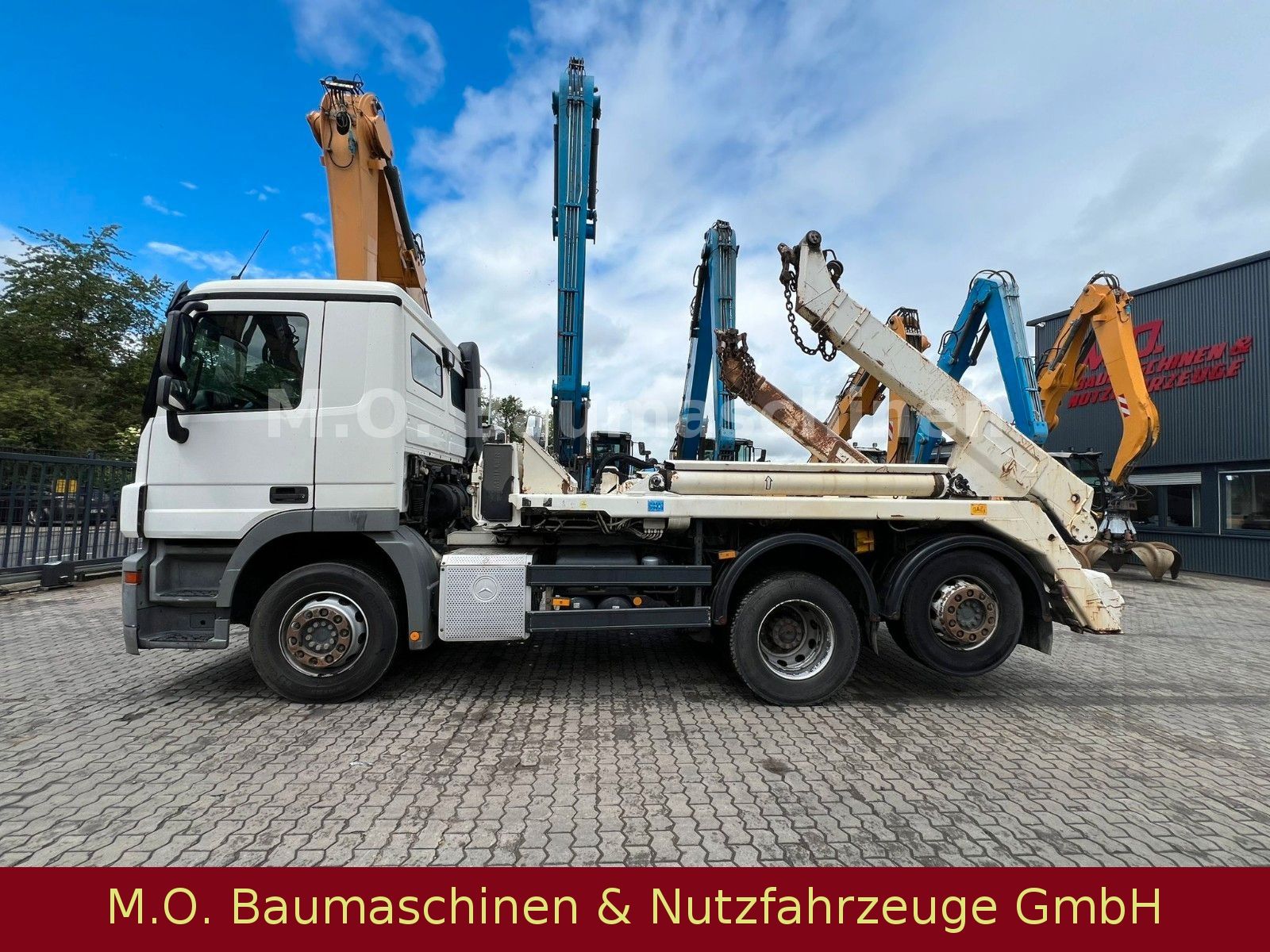 Fahrzeugabbildung Mercedes-Benz Actros 2541/ AC / Euro 5/L+L Achse/Meiller AK 16