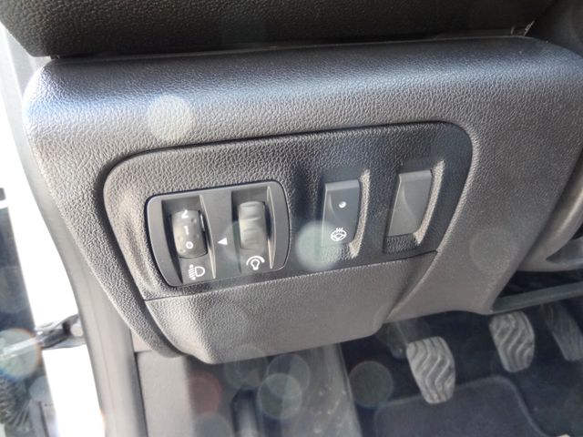 Fahrzeugabbildung Renault Megane IV Lim. 5-trg. Zen/1.Hd/Navi/SitzH/PDC/
