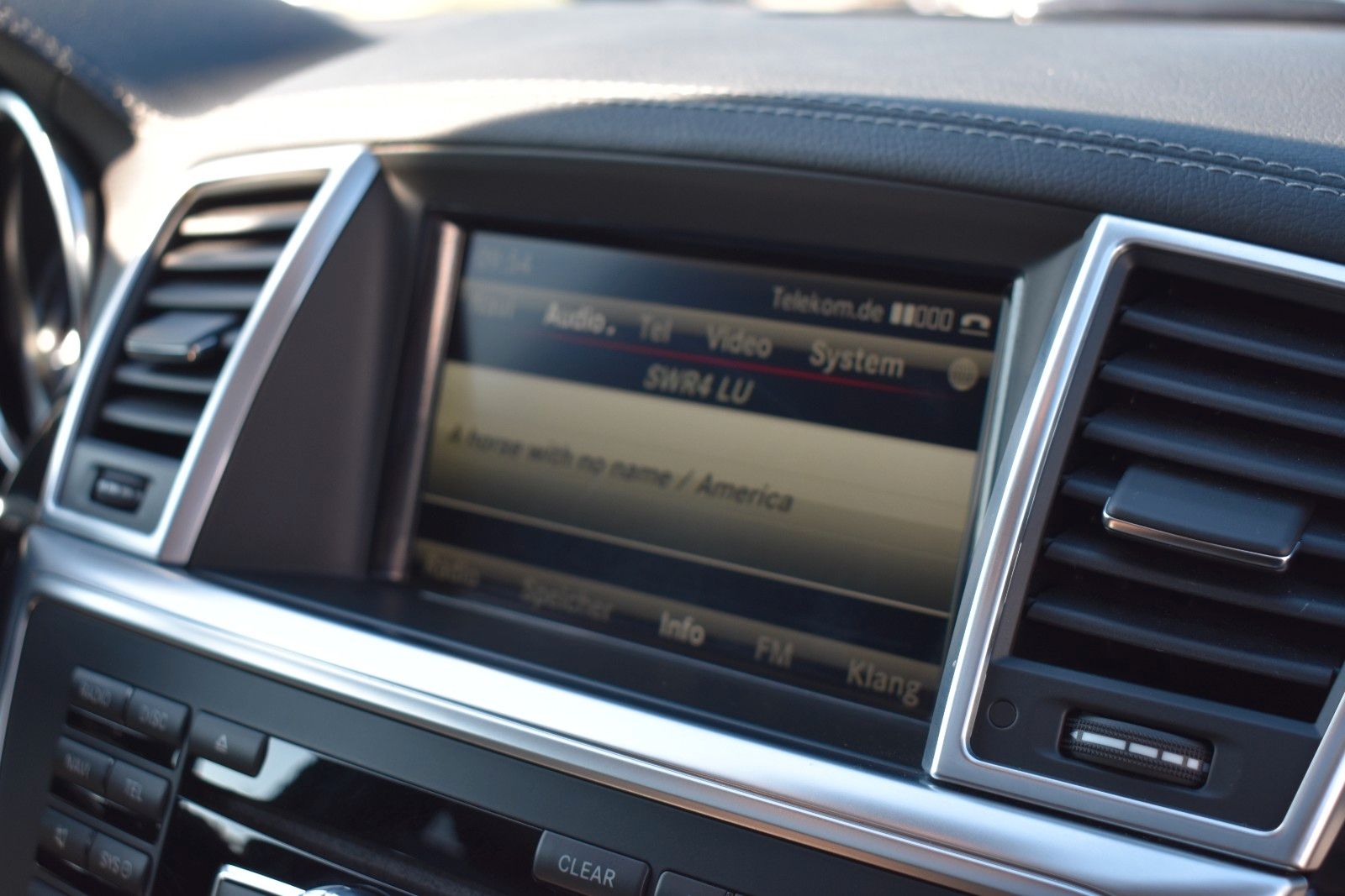 Fahrzeugabbildung Mercedes-Benz ML 350 CDI Display Fond H&K AHK Pano Softclose
