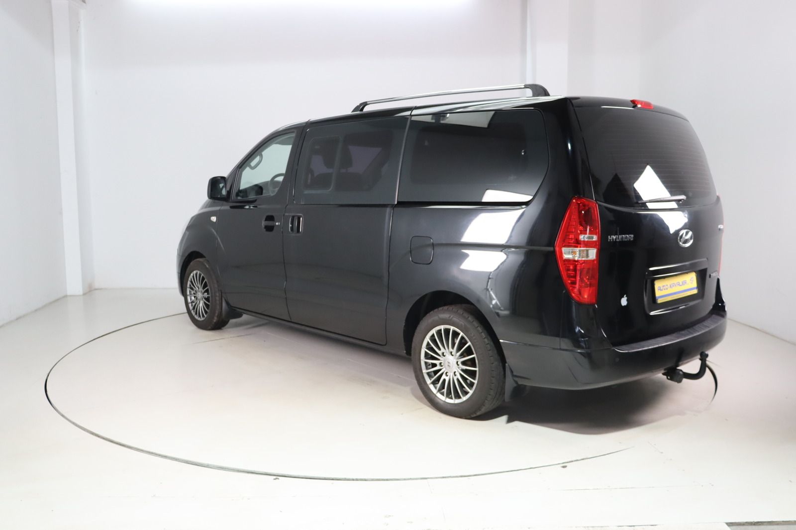 Fahrzeugabbildung Hyundai H-1 * Standhzg. * Leder 8 Sitze * Travel