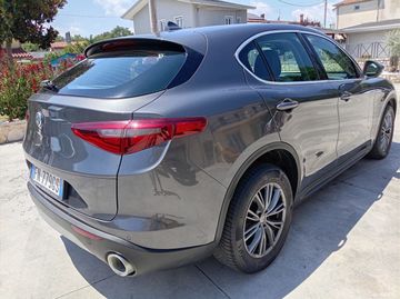 Alfa-Romeo Stelvio - 4