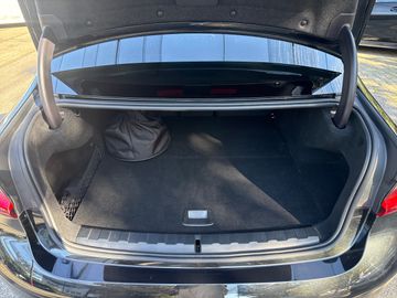 BMW 330e xDrive Limousine M Sportpaket HiFi DAB LED