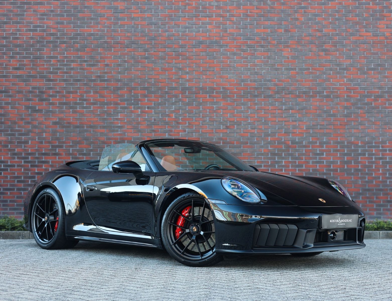 Porsche 911 Carrera 4 GTS Cabriolet