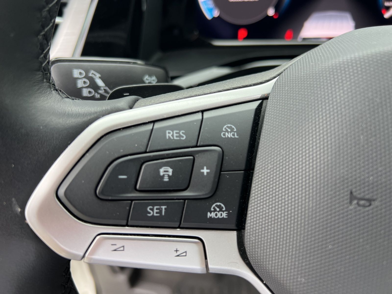 Fahrzeugabbildung Volkswagen T7 Multivan Style DSG TSI IQ-LED AHK H&K