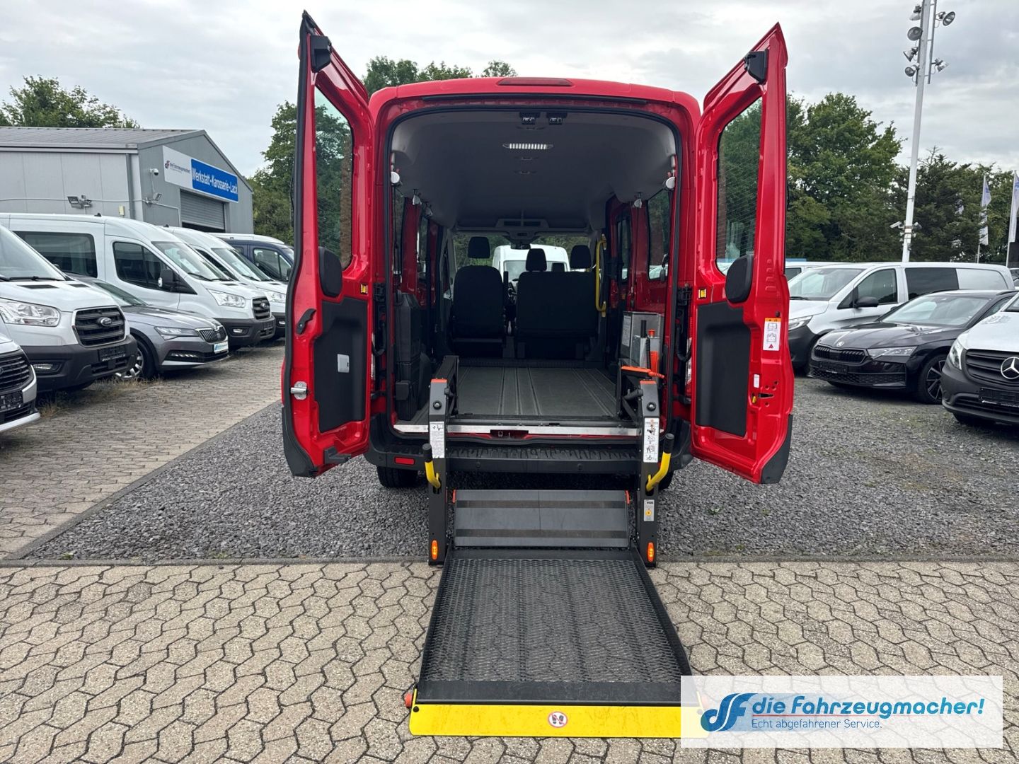 Fahrzeugabbildung Ford Transit Kombi 350 L3 Trend Temp Klima *6030