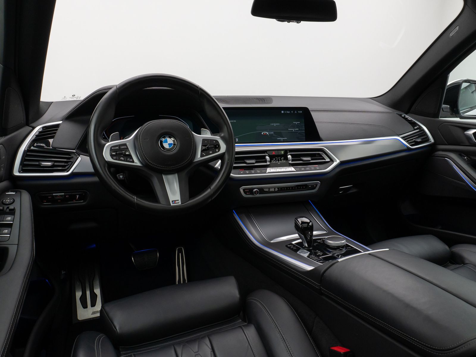 Fahrzeugabbildung BMW X5 xD30d M Sport 360°Panorama Laser HUD DAB HiFi