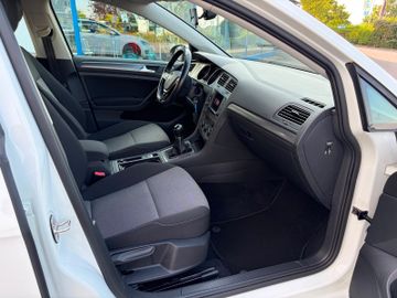 Volkswagen Golf - 9