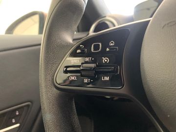 Mercedes A 180 - 11
