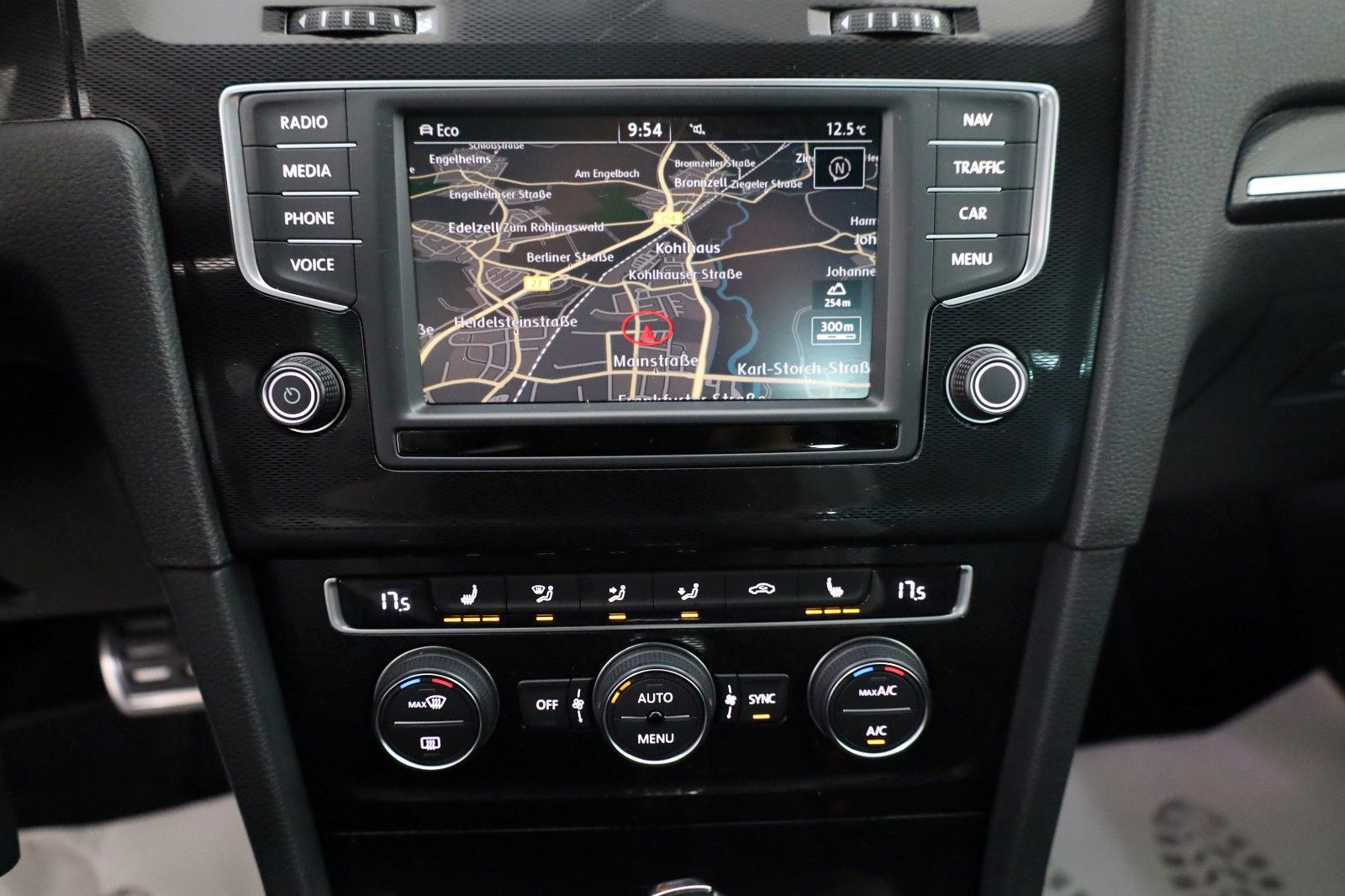 Fahrzeugabbildung Volkswagen Golf VII Lim. GTD BMT,Navi,Bi-Xenon,ACC,SR+WR