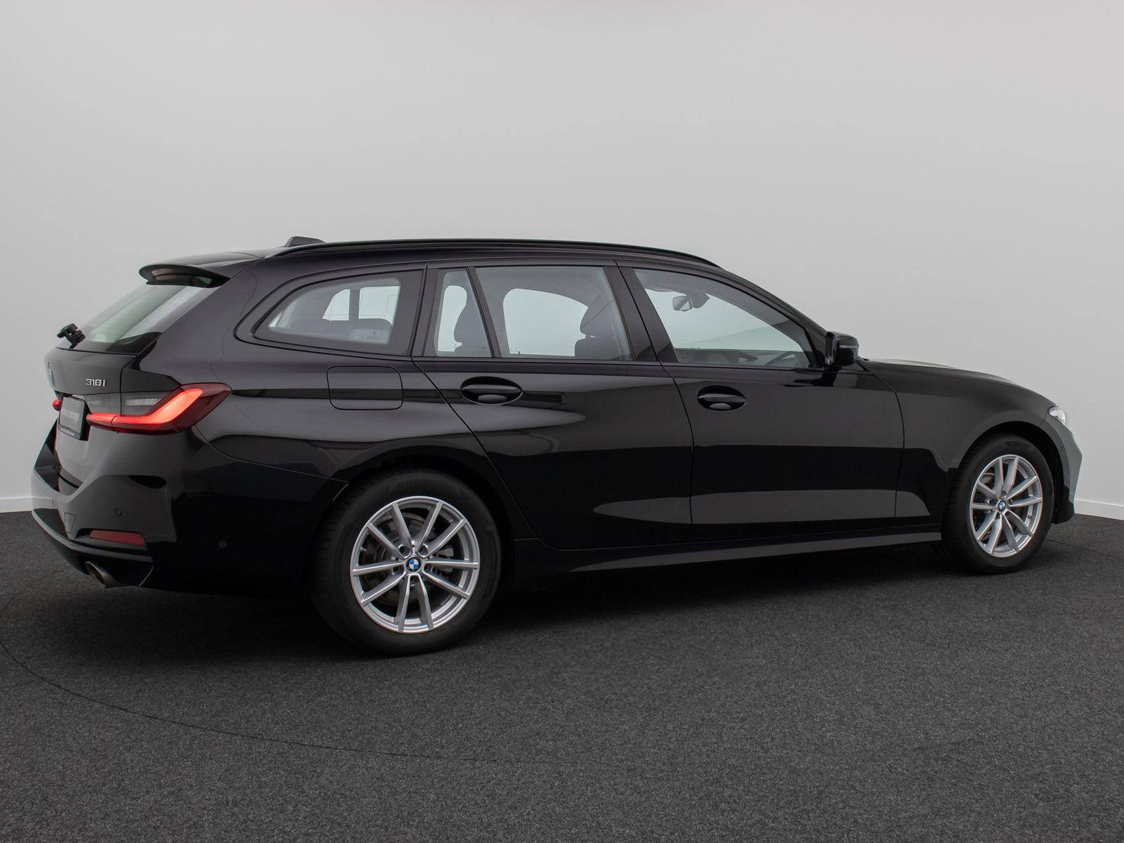 Fahrzeugabbildung BMW 318i Alarm DAB Kamera GeschwindigReg Sportlenkrd