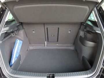 Fotografie 9 des Skoda KAROQ Selection 1.5 TSi DSG 5J.-Garantie Navi AH