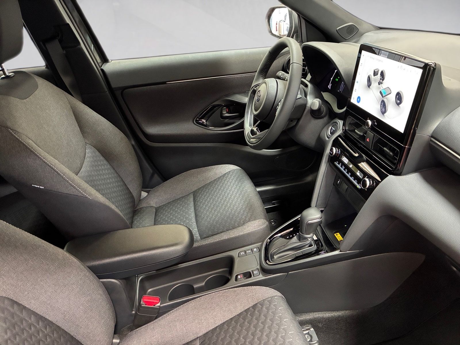 Fahrzeugabbildung Toyota Yaris Cross 1.5 Teamplayer +Wi-P.+Safety Paket