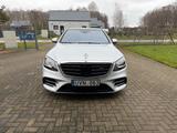 Mercedes-Benz S 560 4MATIC L - - Mercedes-Benz S 560 mit Benzin-Antrieb: Automatik