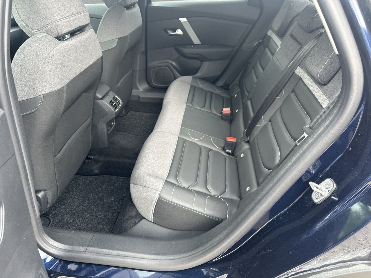 Fahrzeugabbildung Citroën C4 X PureTech 130 S&S EAT8 Max