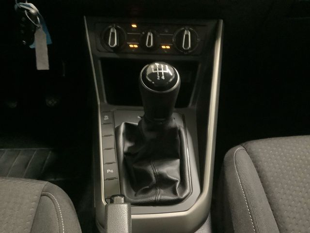 Polo Comfortline 1,0 l 59 kW   PDC, DAB+, SHZ, B
