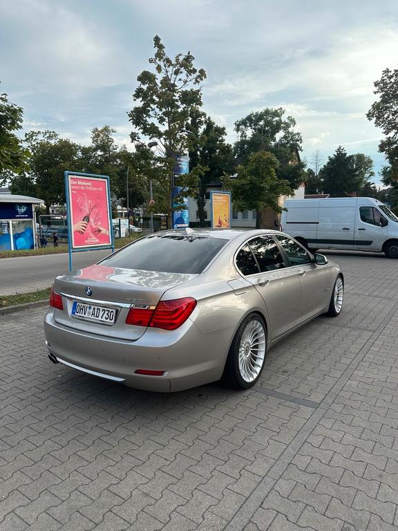 BMW 730