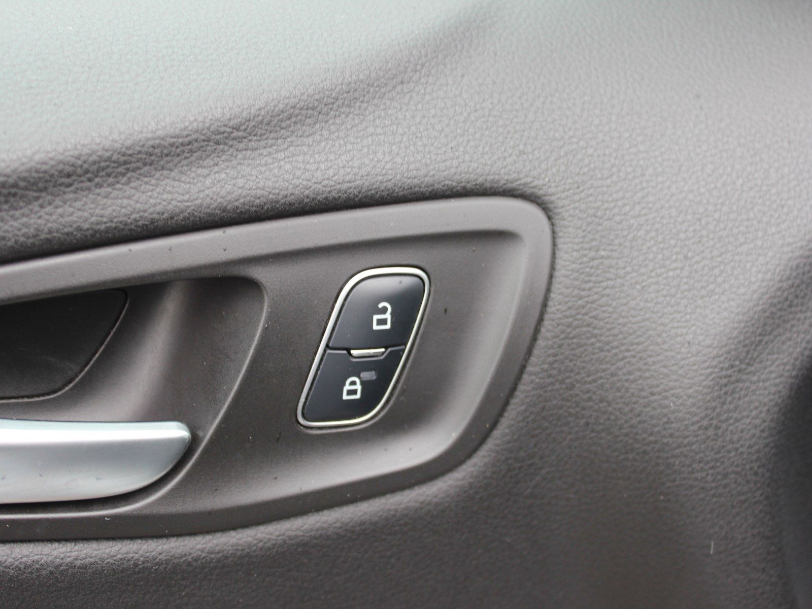 Fahrzeugabbildung Ford Kuga Titanium 2,0 TDCi 4x4 Start/Stopp