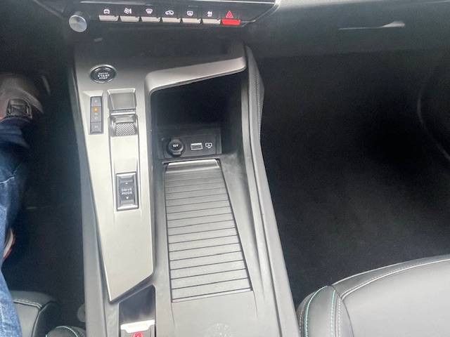 Fahrzeugabbildung Peugeot 308 SW Allure Blue HDI 130 eAT