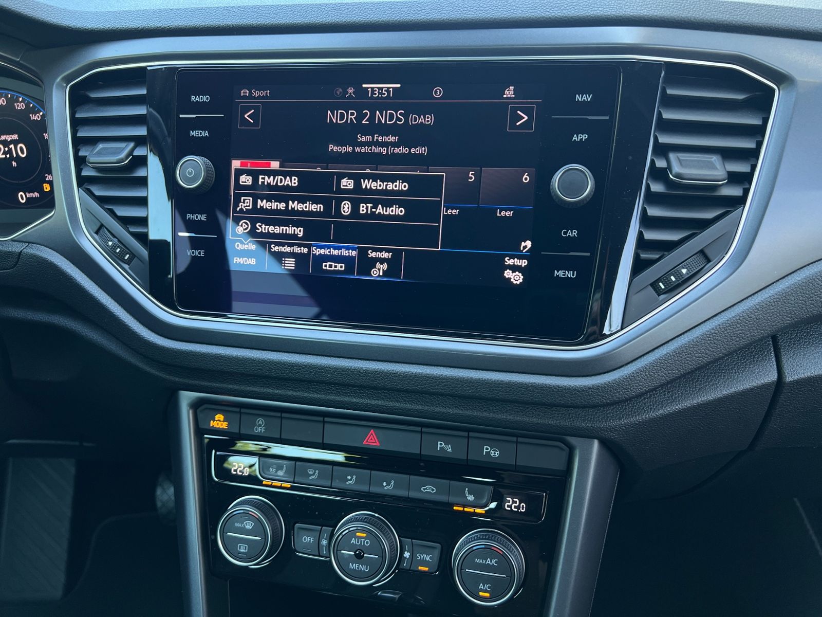 Fahrzeugabbildung Volkswagen T-Roc Cabriolet Style 1.5 TSI DSG *BlackStyle,AH