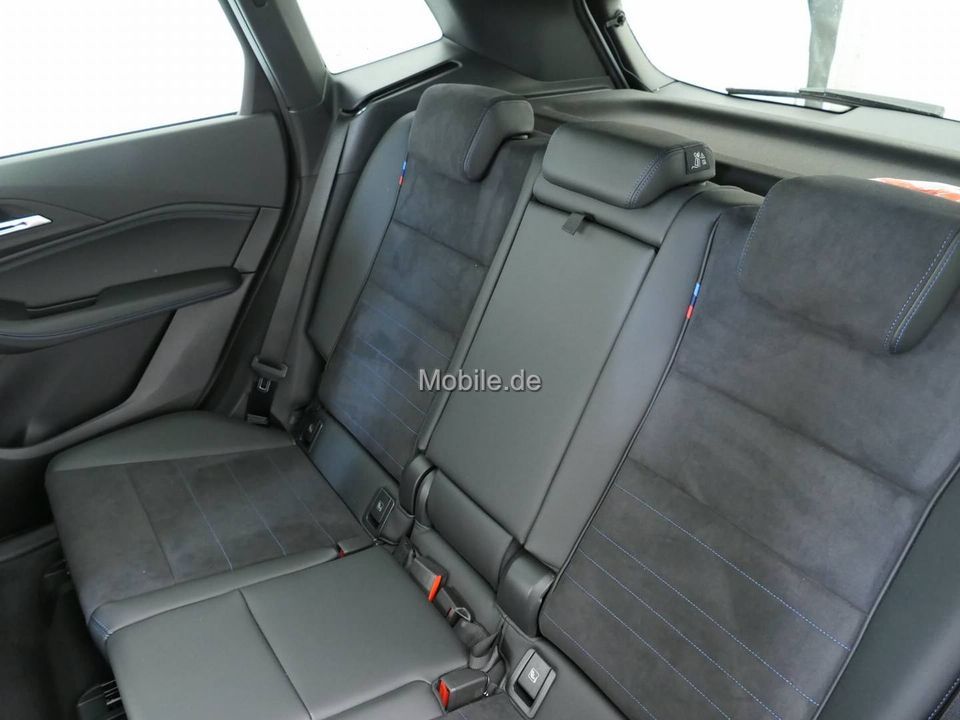 BMW 223 Active Tourer - Bild 8