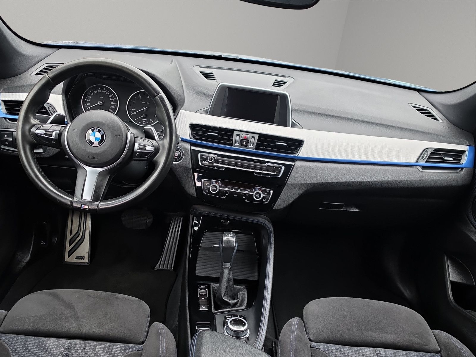Fahrzeugabbildung BMW X1 xDrive 20 d M-Sport Automatik