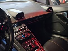Fahrzeugabbildung Lamborghini Huracán LP610-4 Spyder ( CAMERA/ LIFT/ ARANCIO