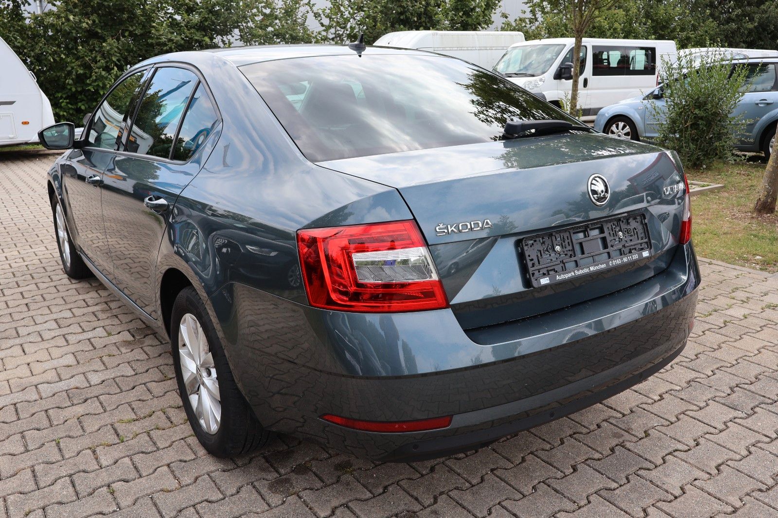 Fahrzeugabbildung SKODA Octavia Lim. Ambition