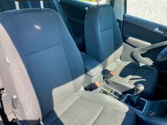 Fahrzeugabbildung Volkswagen Tiguan 2.0 TDI AAC SHZ AHK NAVI PDC GRA USB